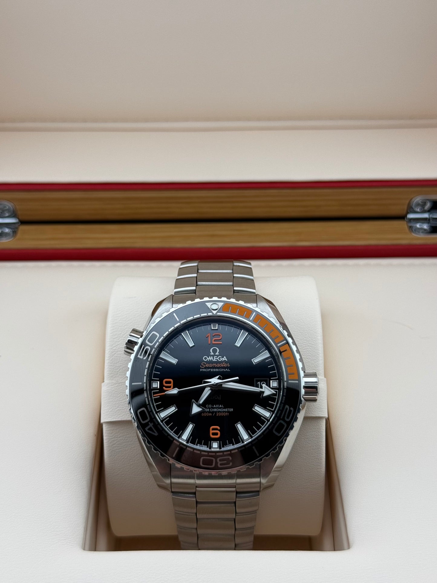 Omega Seamaster Planet Ocean 600M ref. 215.30.44.21.01.002