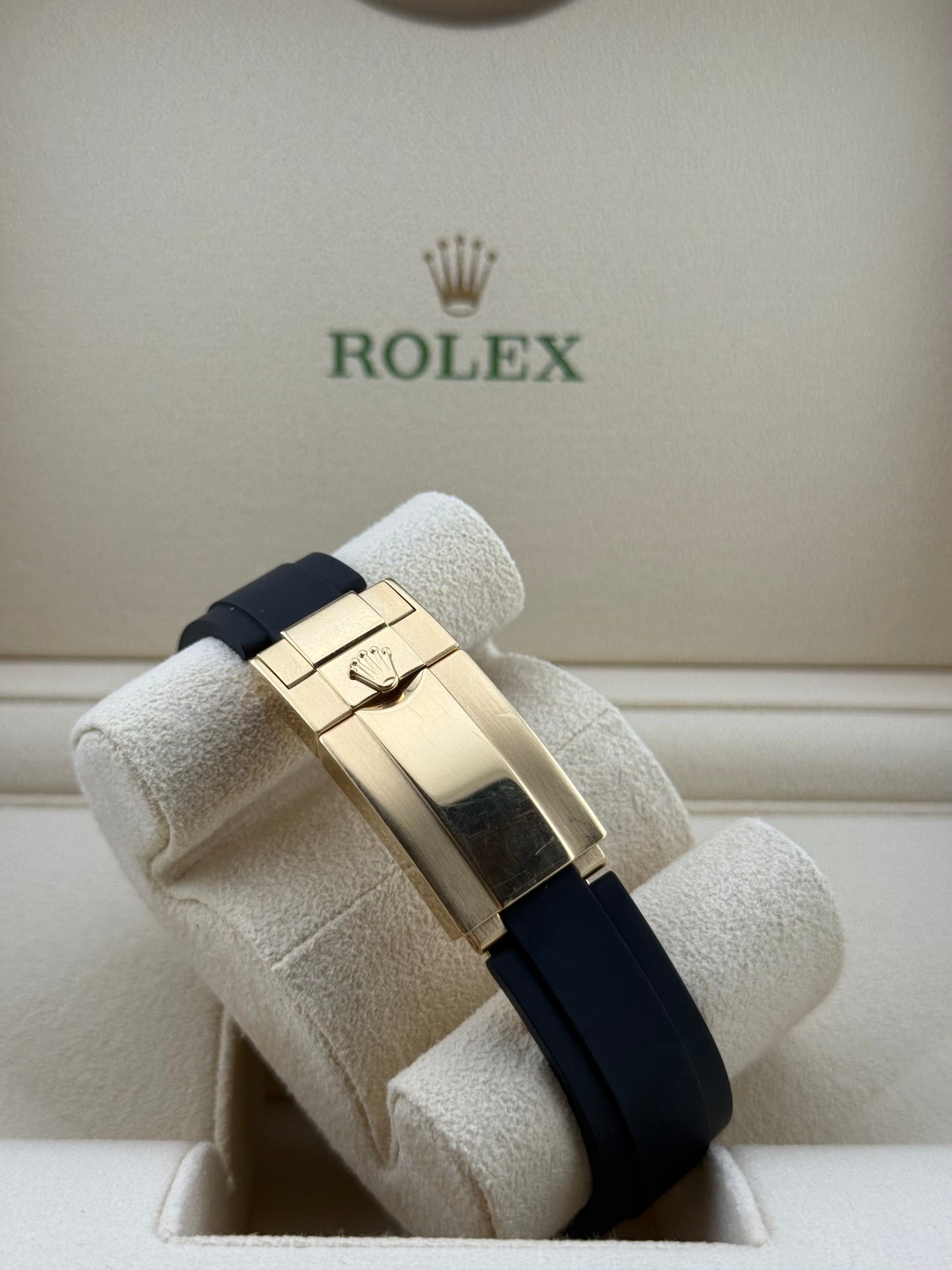 Rolex Daytona Yellow Gold Oysterflex MOP 116518LN