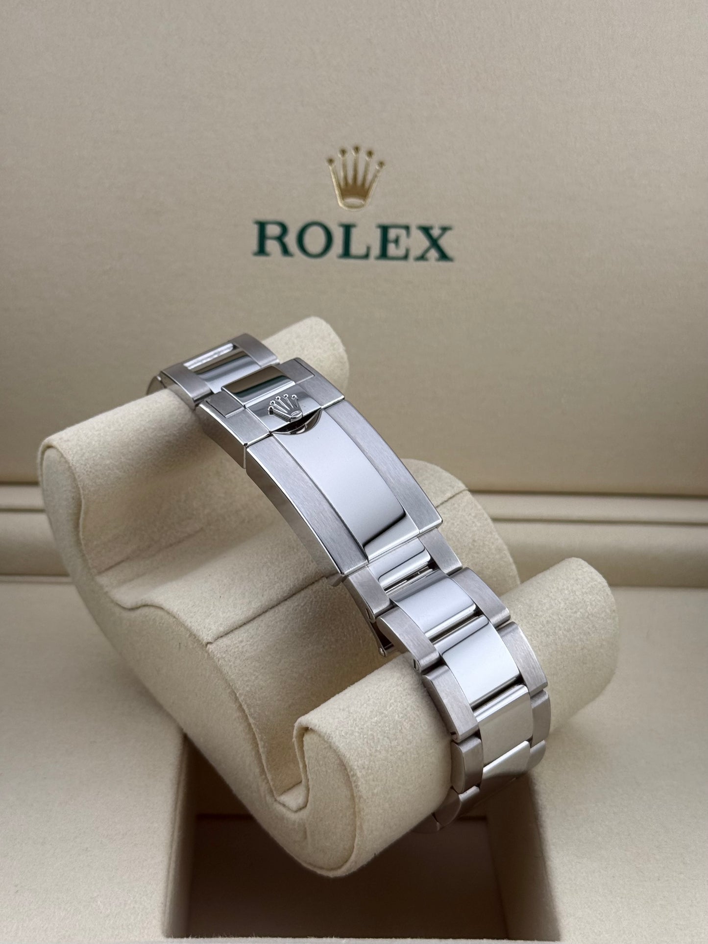 Rolex GMT-Master II Pepsi Oyster 126710BLRO