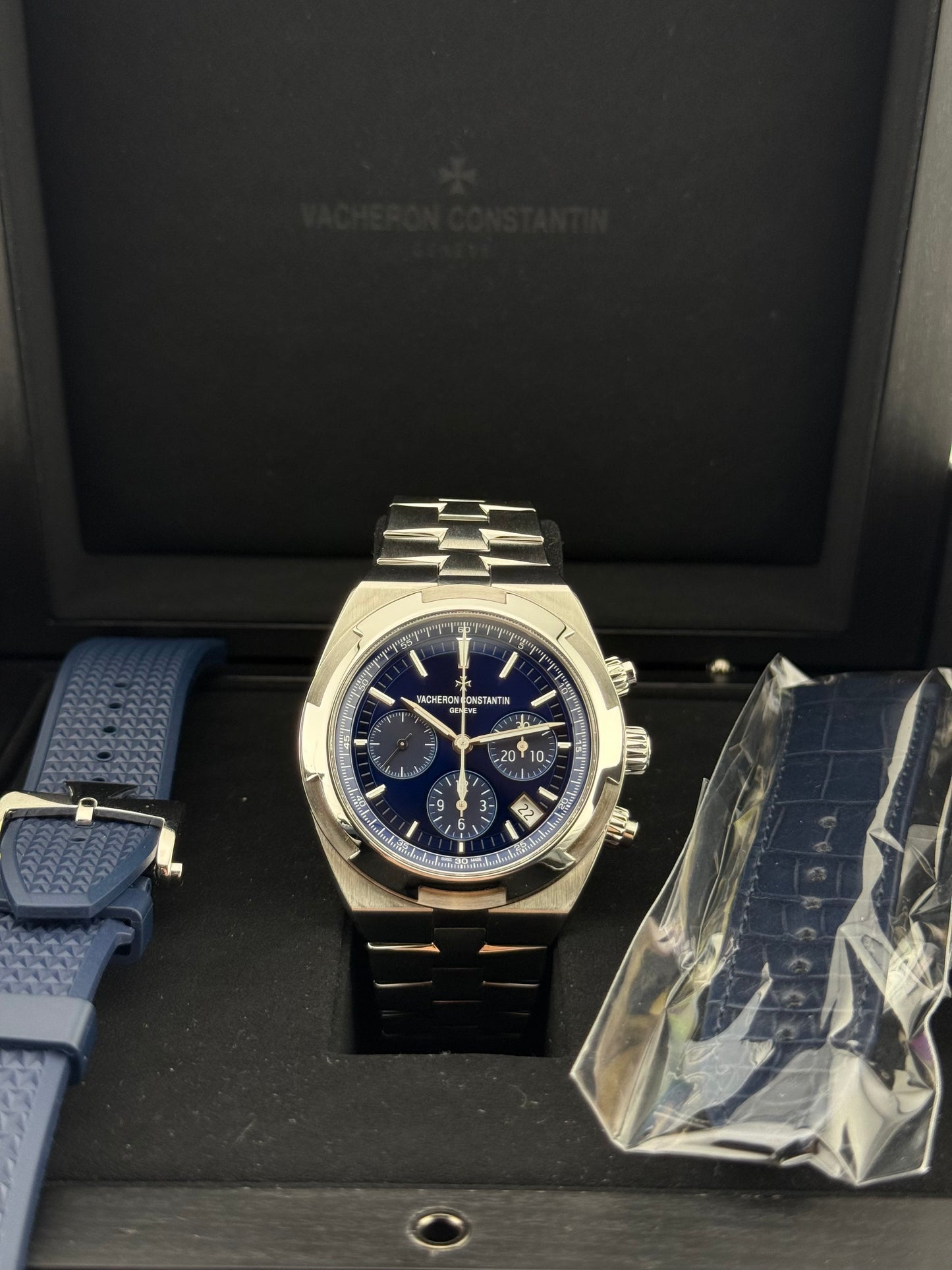 Vacheron Constantin Overseas Chronograph Blue Dial 5500v/110a-b148