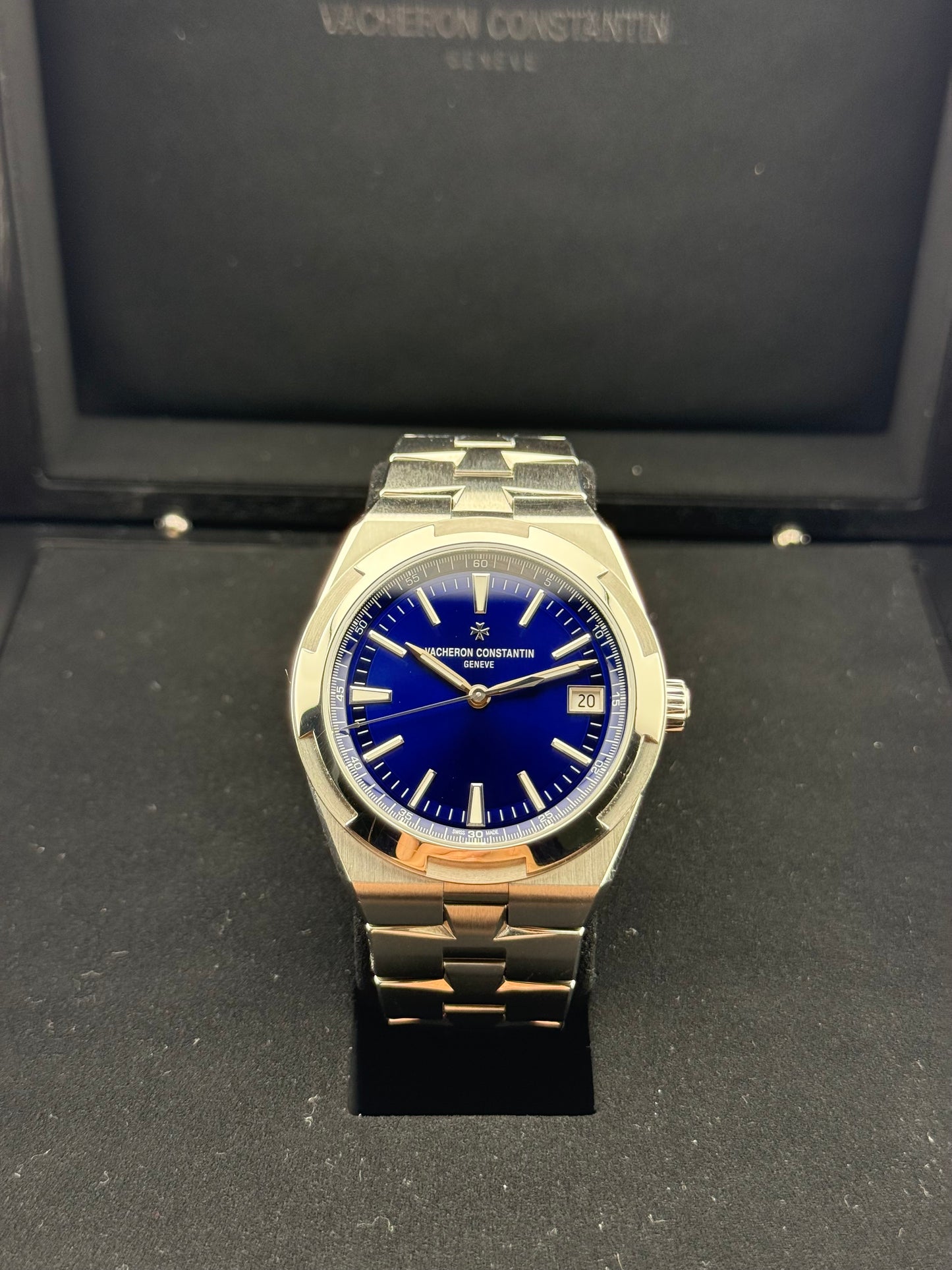 Vacheron Constantin Overseas 41 Blue Dial 4520V/210A-B128