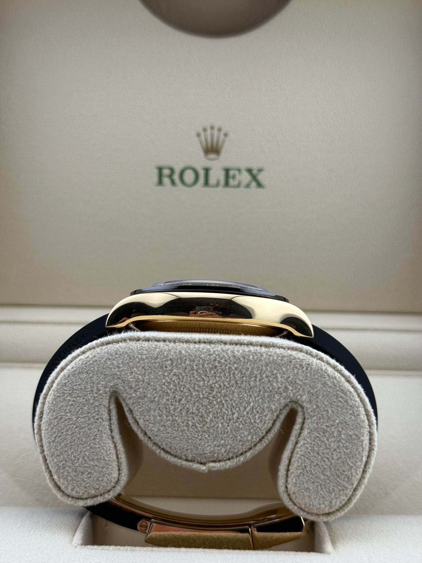 Rolex Daytona Yellow Gold Oysterflex MOP 116518LN