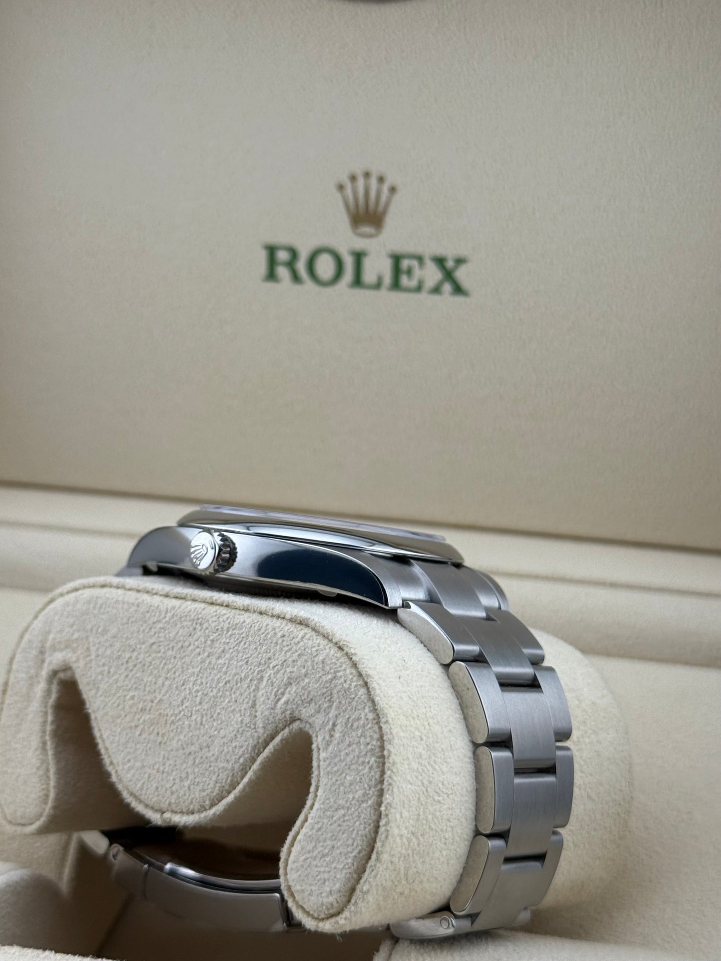 Rolex Oyster Perpetual 41 Celebrations 124300 NOS Full stickers