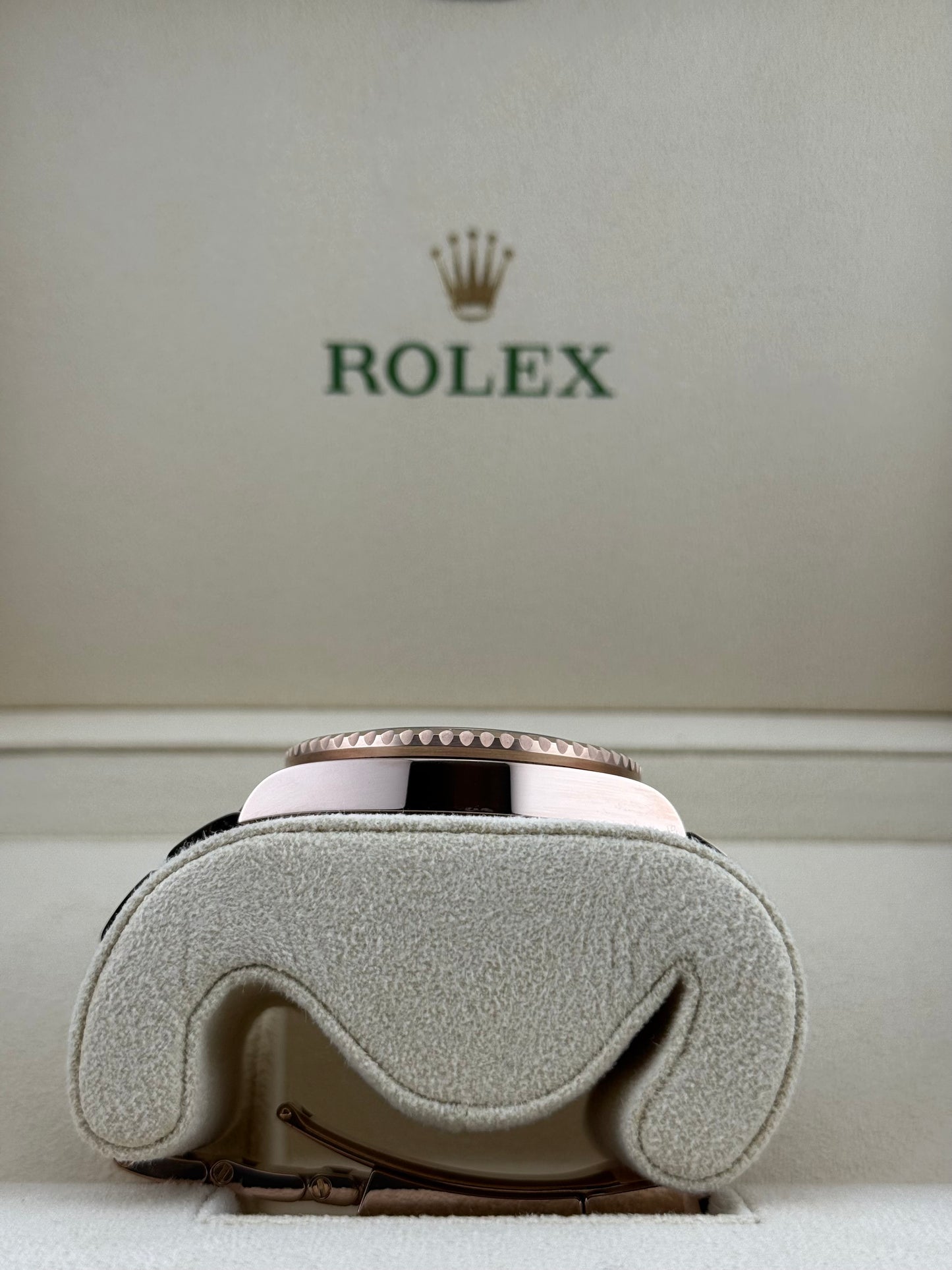 Rolex GMT-Master II Rootbeer Rose Gold 126715CHNR