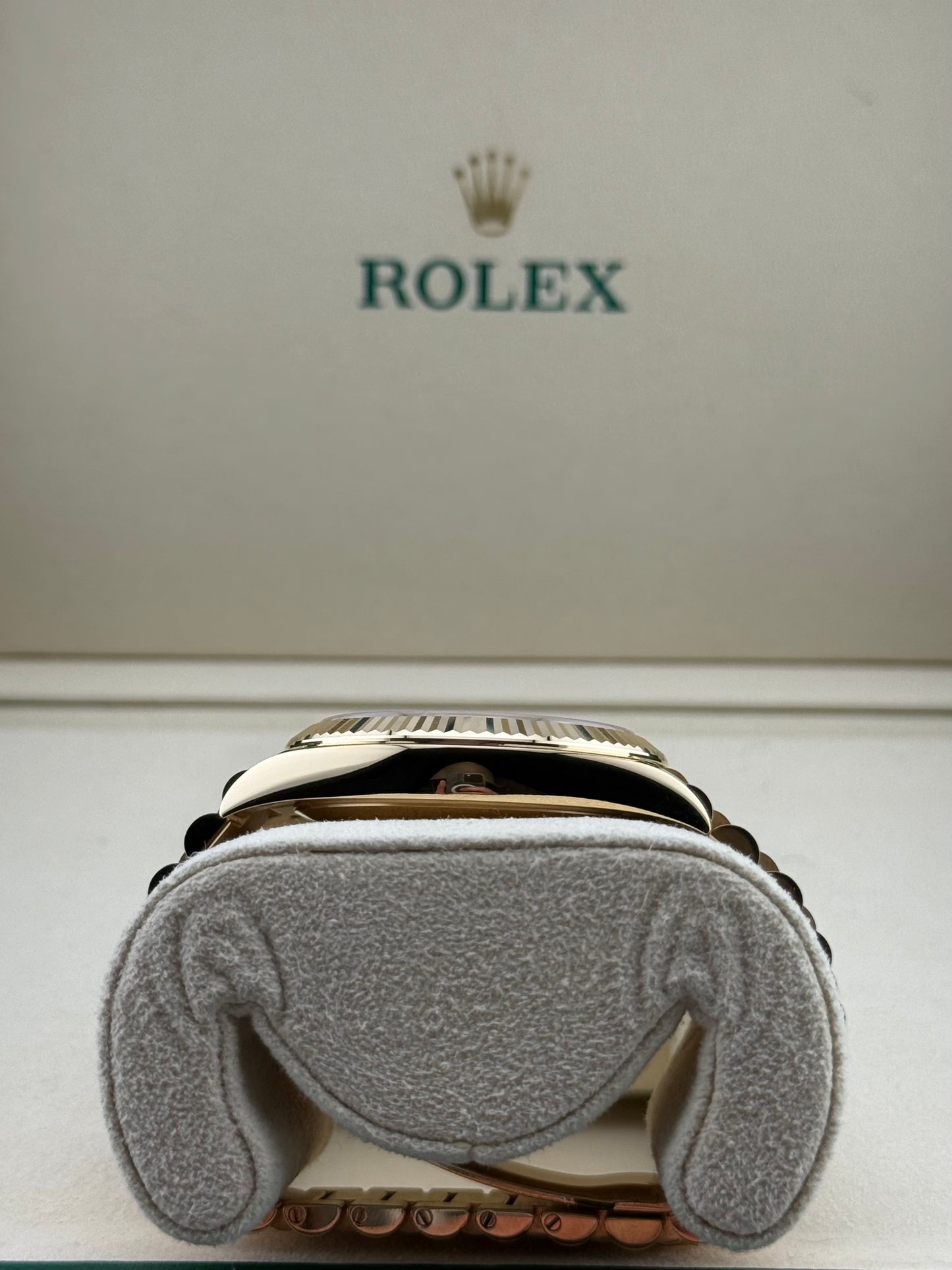 Rolex Day-Date 40 Green Roman “Money Green” Yellow Gold 228238