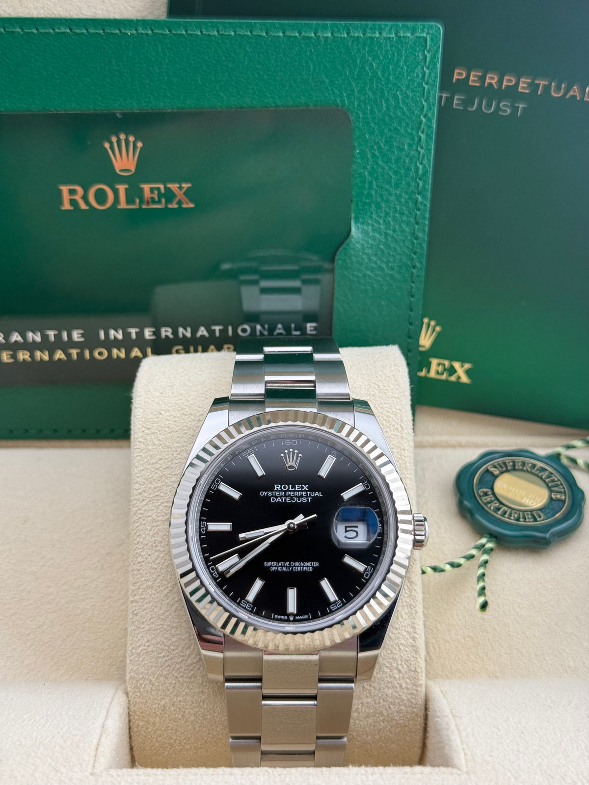 Rolex Datejust 41 Black Oyster 126334