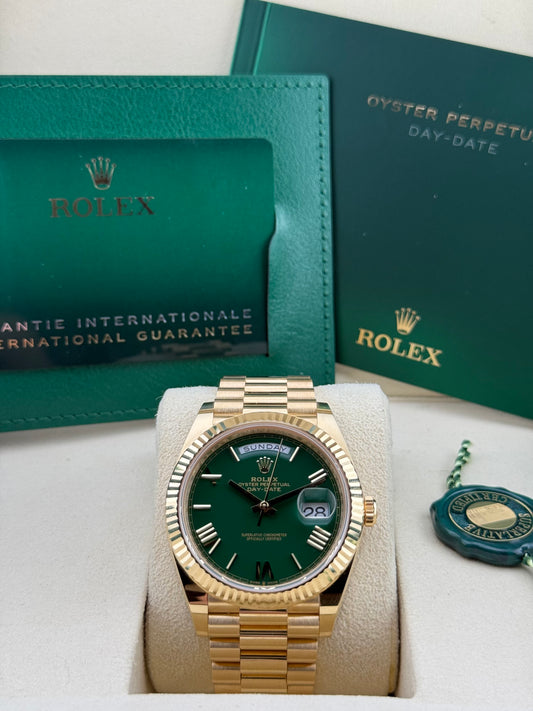 Rolex Day-Date 40 Green Roman “Money Green” Yellow Gold 228238