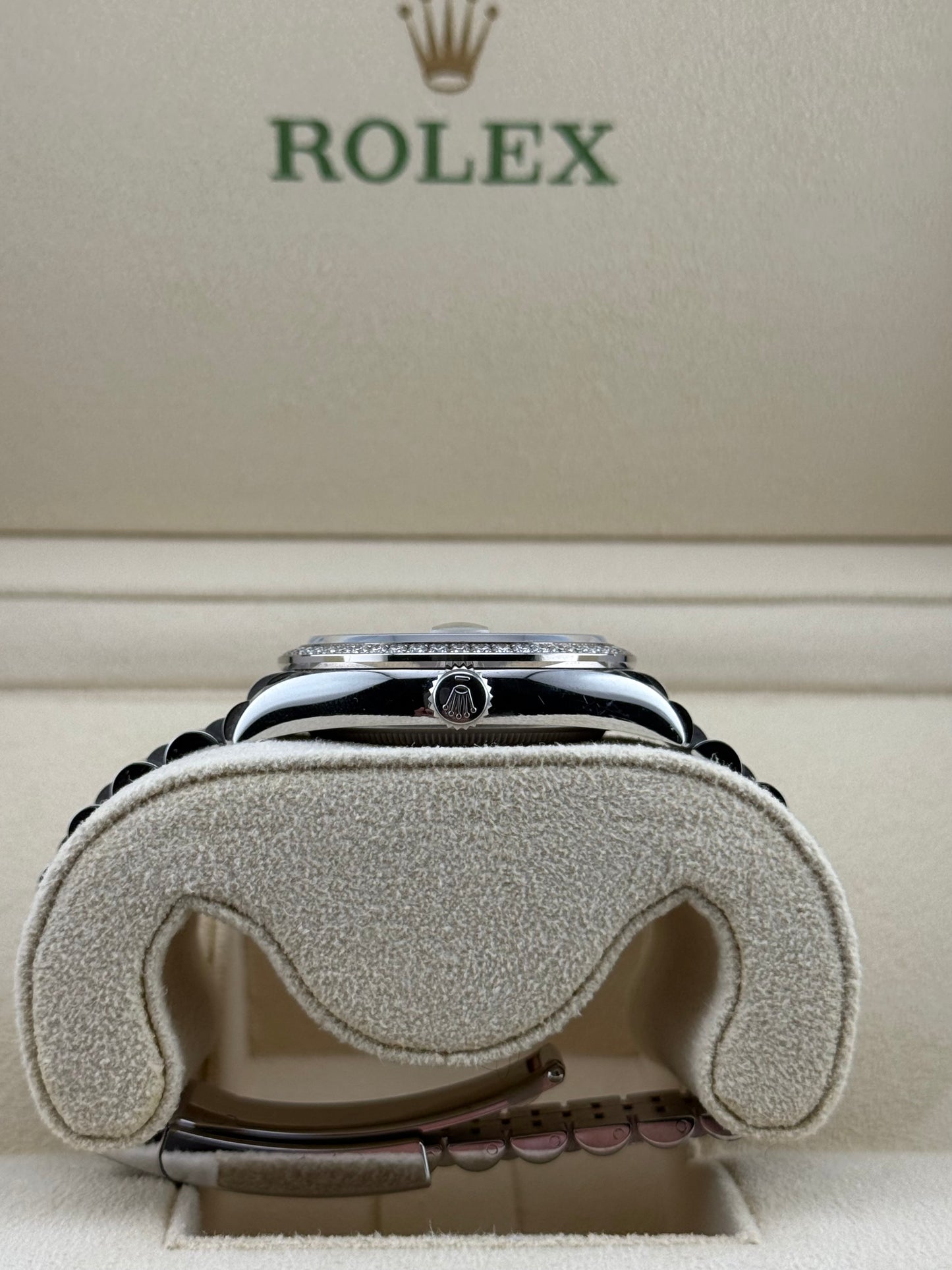 Rolex Datejust 36 MOP Diamond Bezel Jubilee 126284RBR