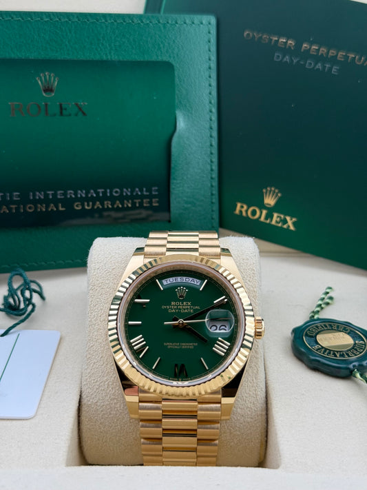 Rolex Day-Date 40 Green Roman “Money Green” Yellow Gold 228238