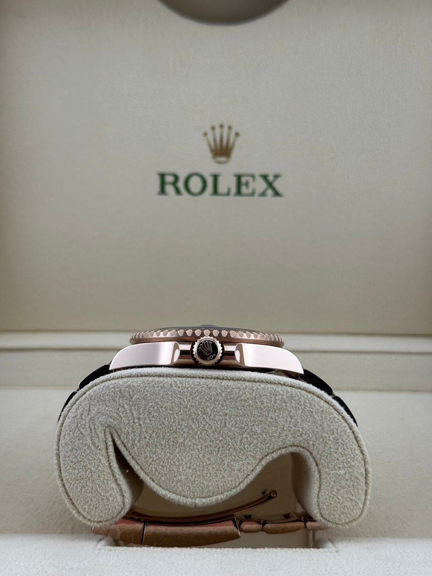 Rolex GMT-Master II Rootbeer Rose Gold 126715CHNR