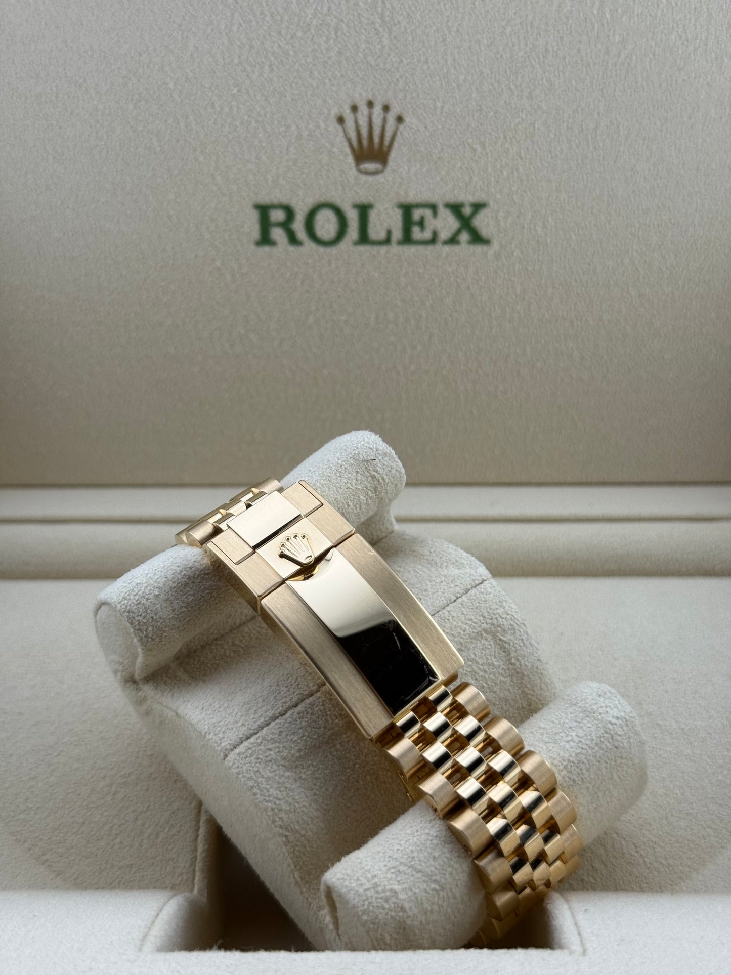 Rolex GMT-Master II Yellow Gold 126718GRNR