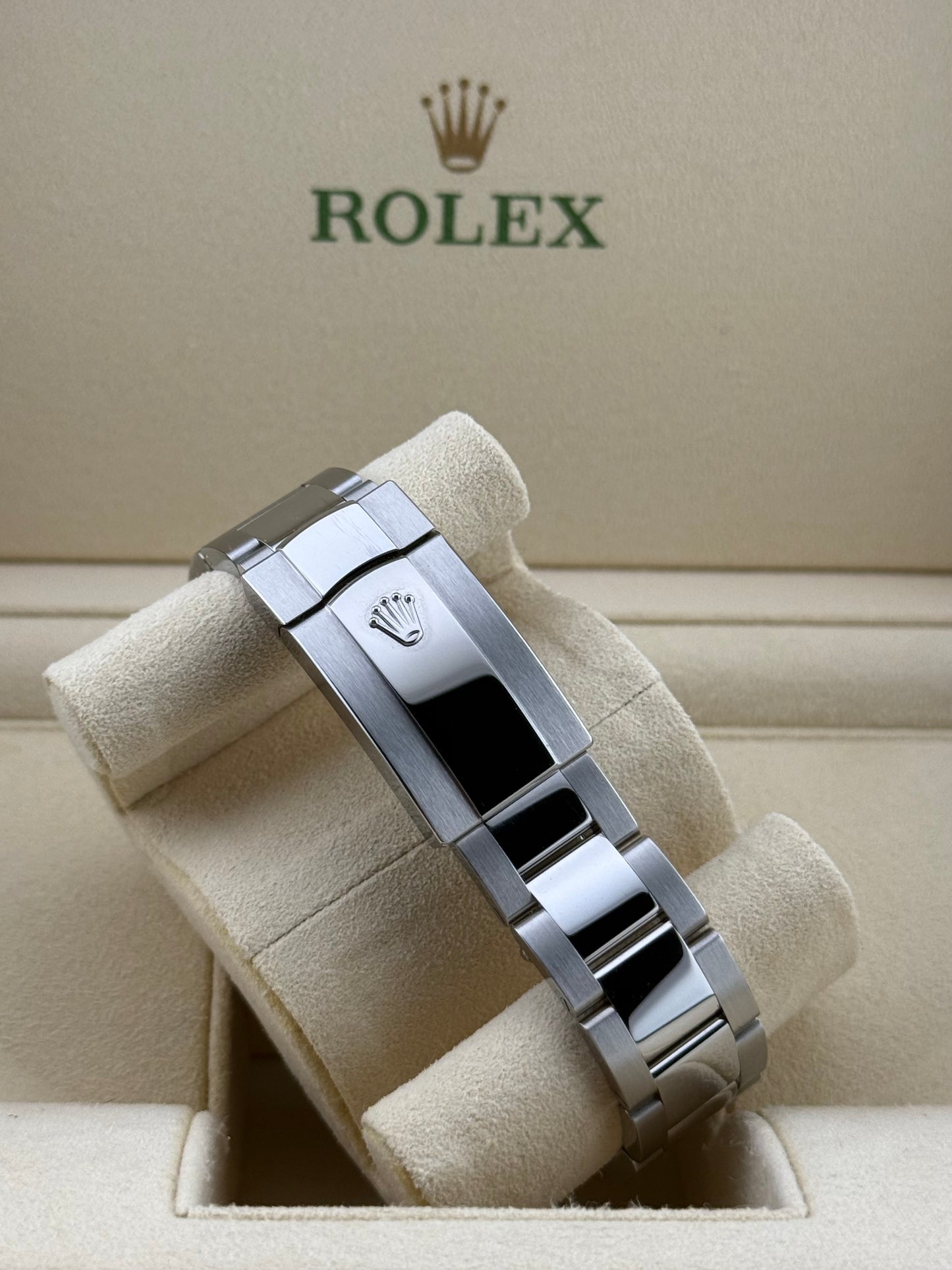 Rolex Datejust 41 Blue Smooth Oyster 126300