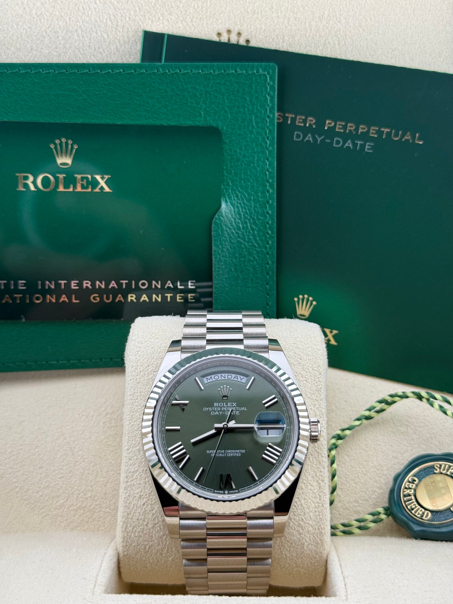 Rolex Day-Date 40 White Gold Olive Green Roman 228239