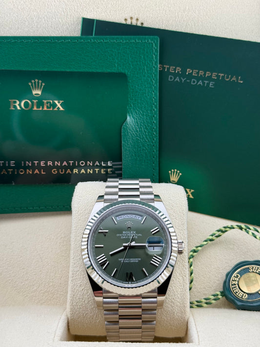 Rolex Day-Date 40 White Gold Olive Green Roman 228239