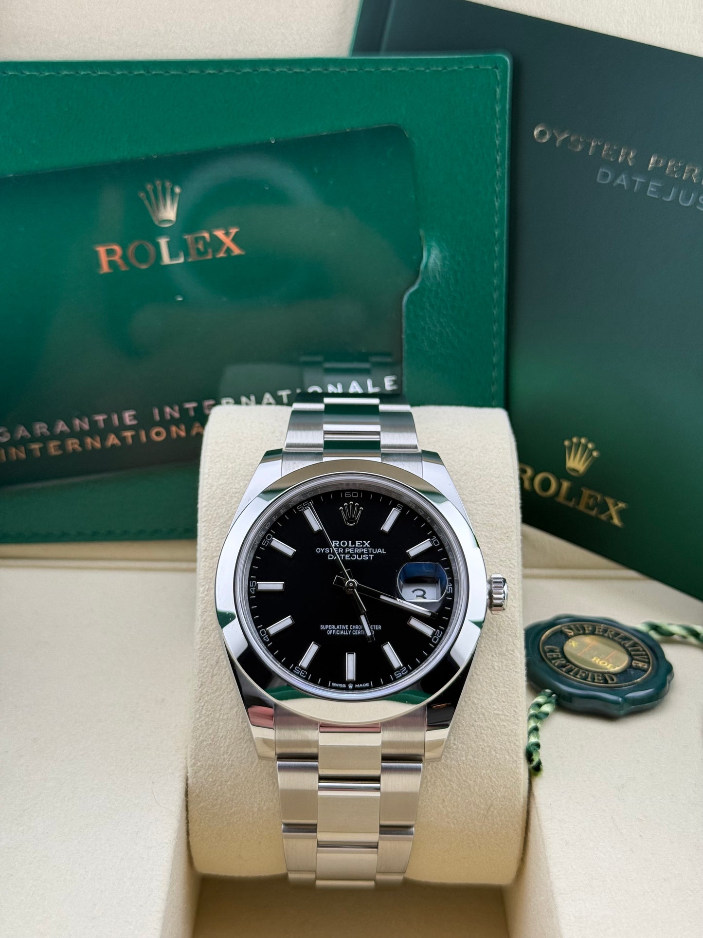 Rolex Datejust 41 Black Smooth Oyster 126300