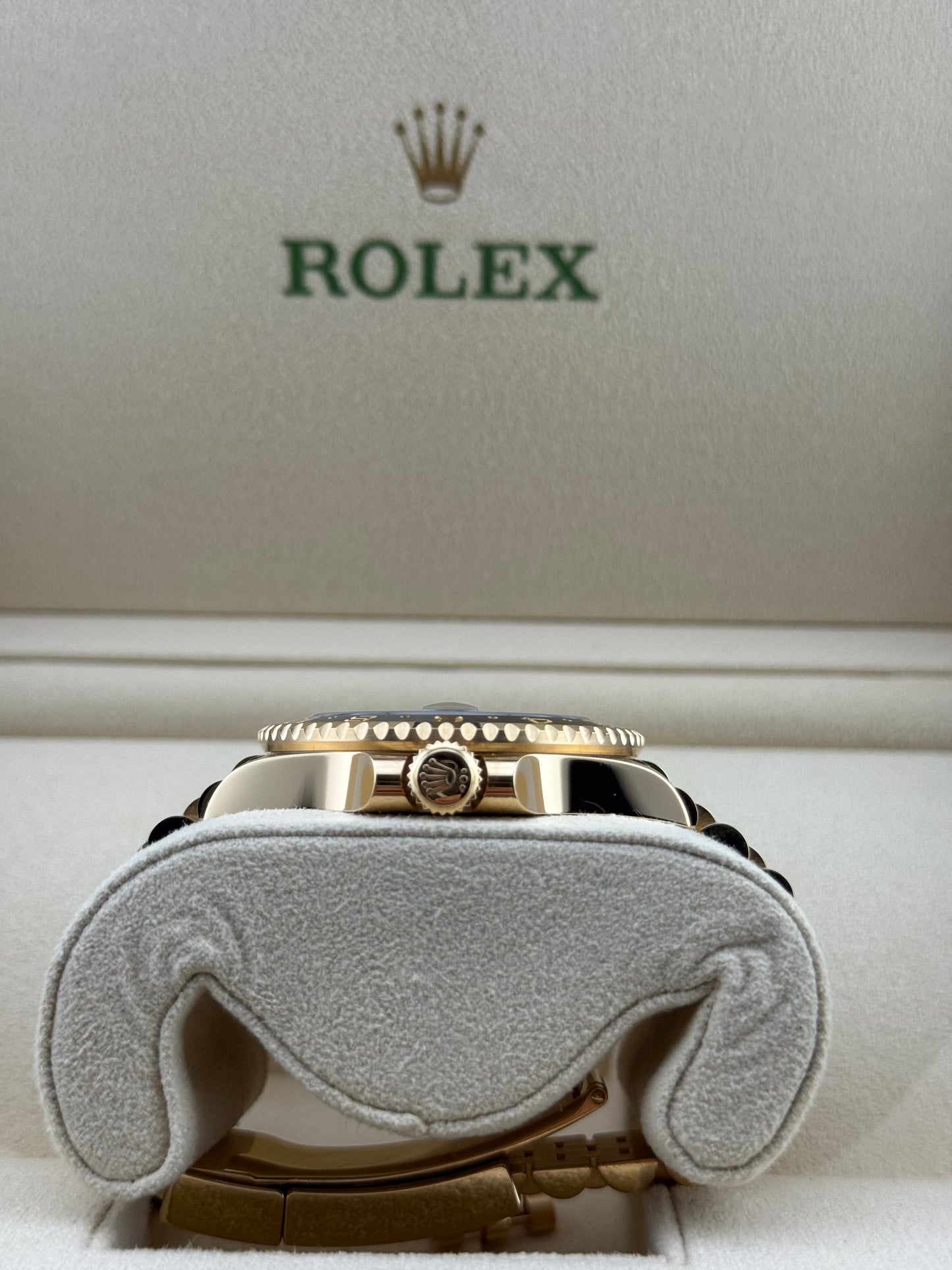 Rolex GMT-Master II Yellow Gold 126718GRNR