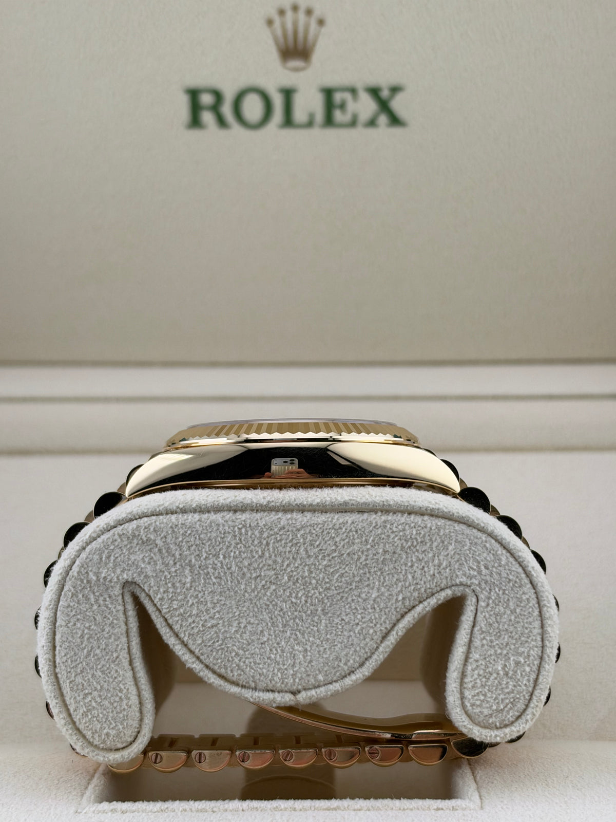 Rolex Day-Date 40 Green Roman “Money Green” Yellow Gold 228238