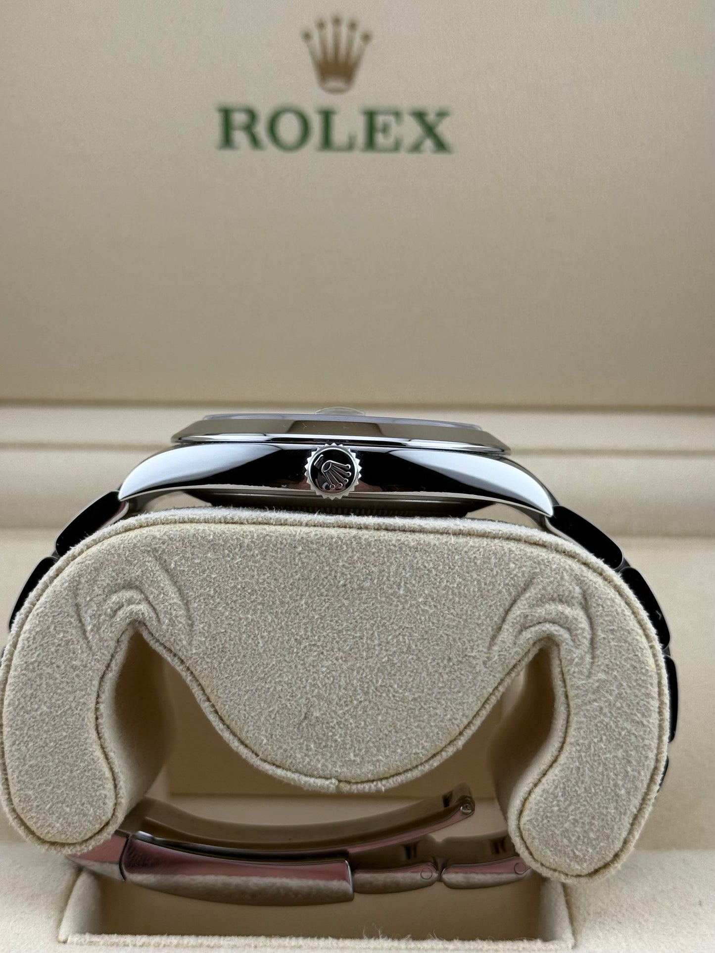 Rolex Datejust 41 Blue Smooth Oyster 126300