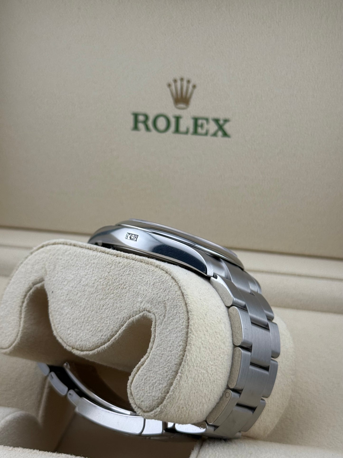 Rolex Oyster Perpetual 41 Celebrations 124300 NOS Full stickers
