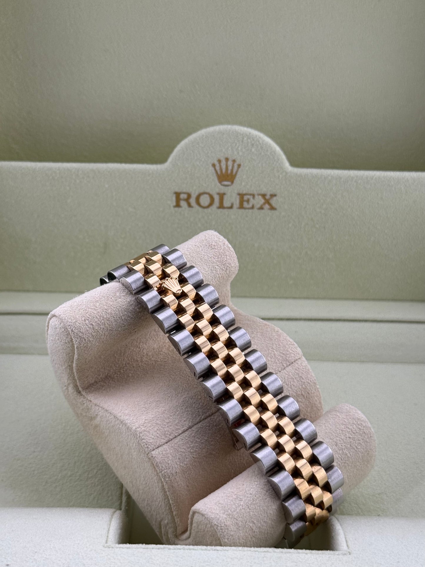 Rolex Datejust 36 Champagne Yellow Gold/Steel Jubilee 116233