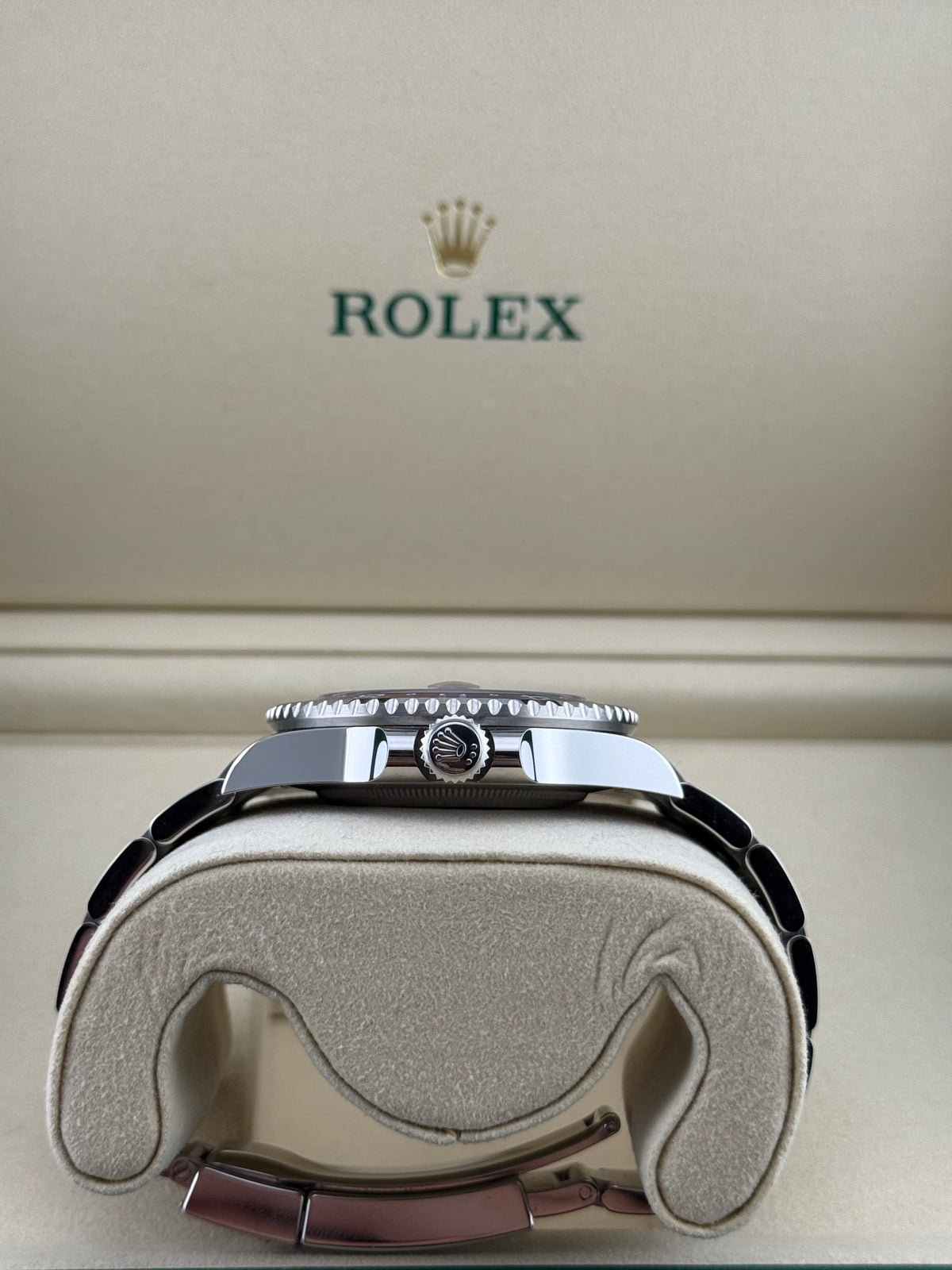 Rolex GMT-Master II Pepsi Oyster 126710BLRO