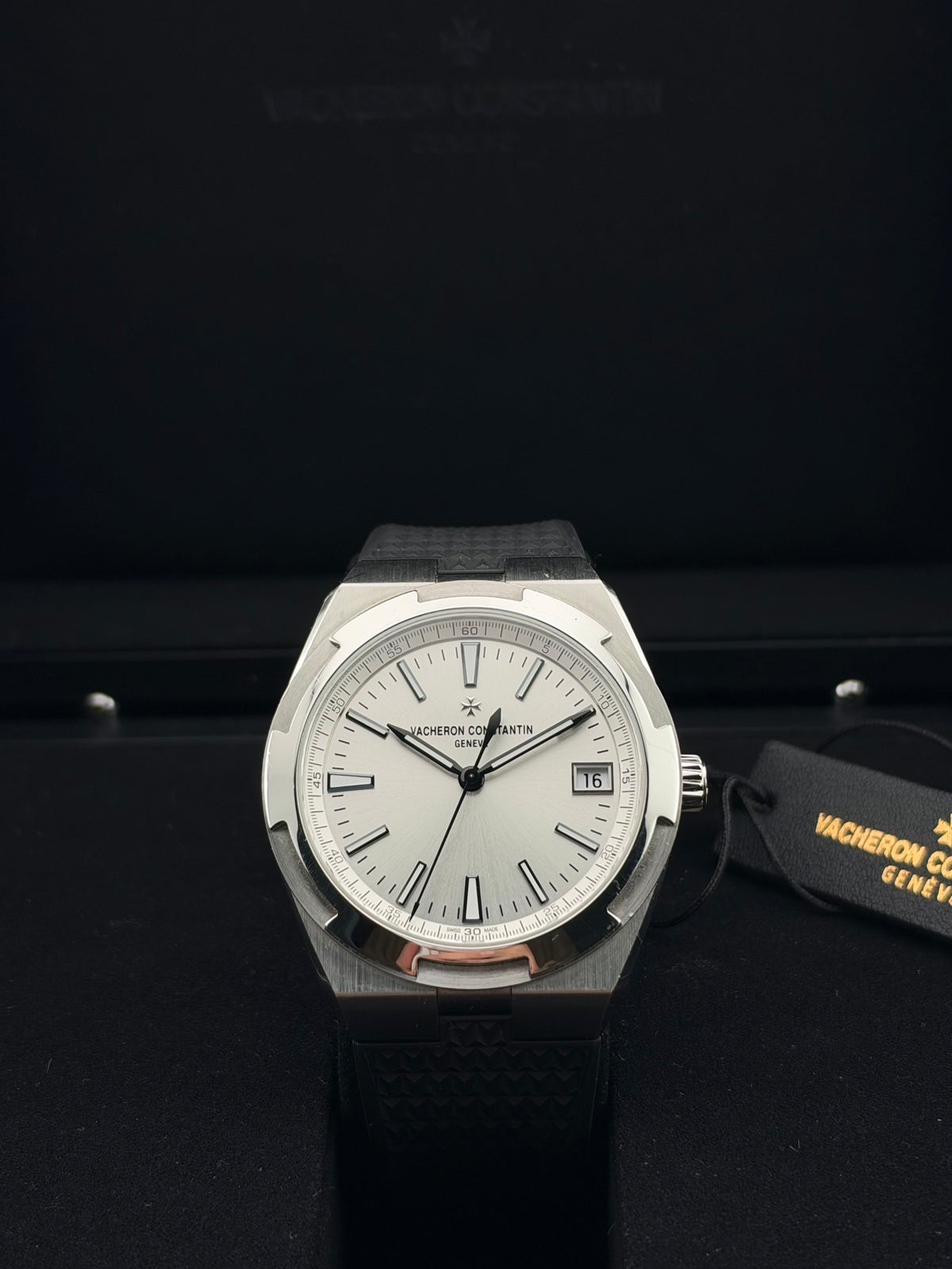 Vacheron Constantin Overseas 41 Discontinued Silver Dial 4520V/210A-B126