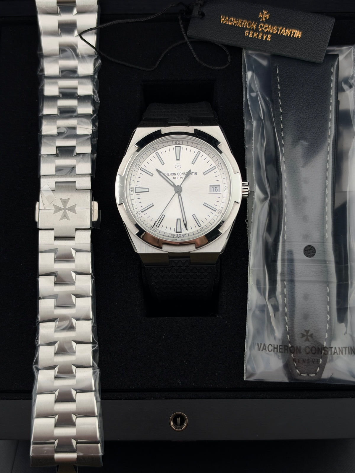 Vacheron Constantin Overseas 41 Discontinued Silver Dial 4520V/210A-B126